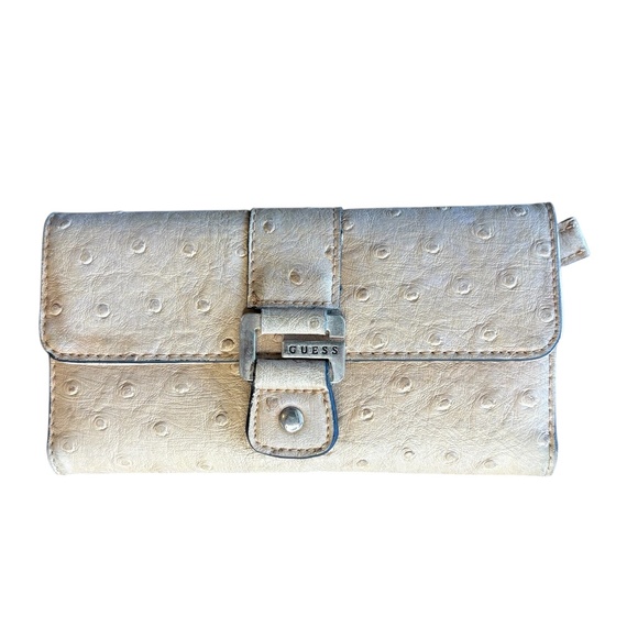 GUESS Faux Ostrich Leather Wallet Beige Trifold Clutch Y2K Vintage Logo Buckle - Picture 1 of 7